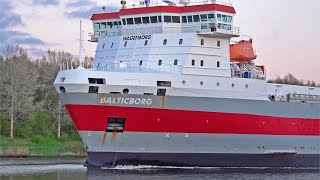 SHIPS GOING UNDER OLD HIGH RAILWAY STEEL BRIDGE AT HOCHDONN GERMANY - KIEL CANAL SHIPSPOTTING 2023