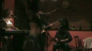 Download Lagu Irisée dances \ MP3