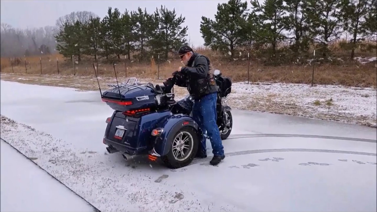 Riding the DK Custom Tri-Glide in the Snow and Ice - YouTube