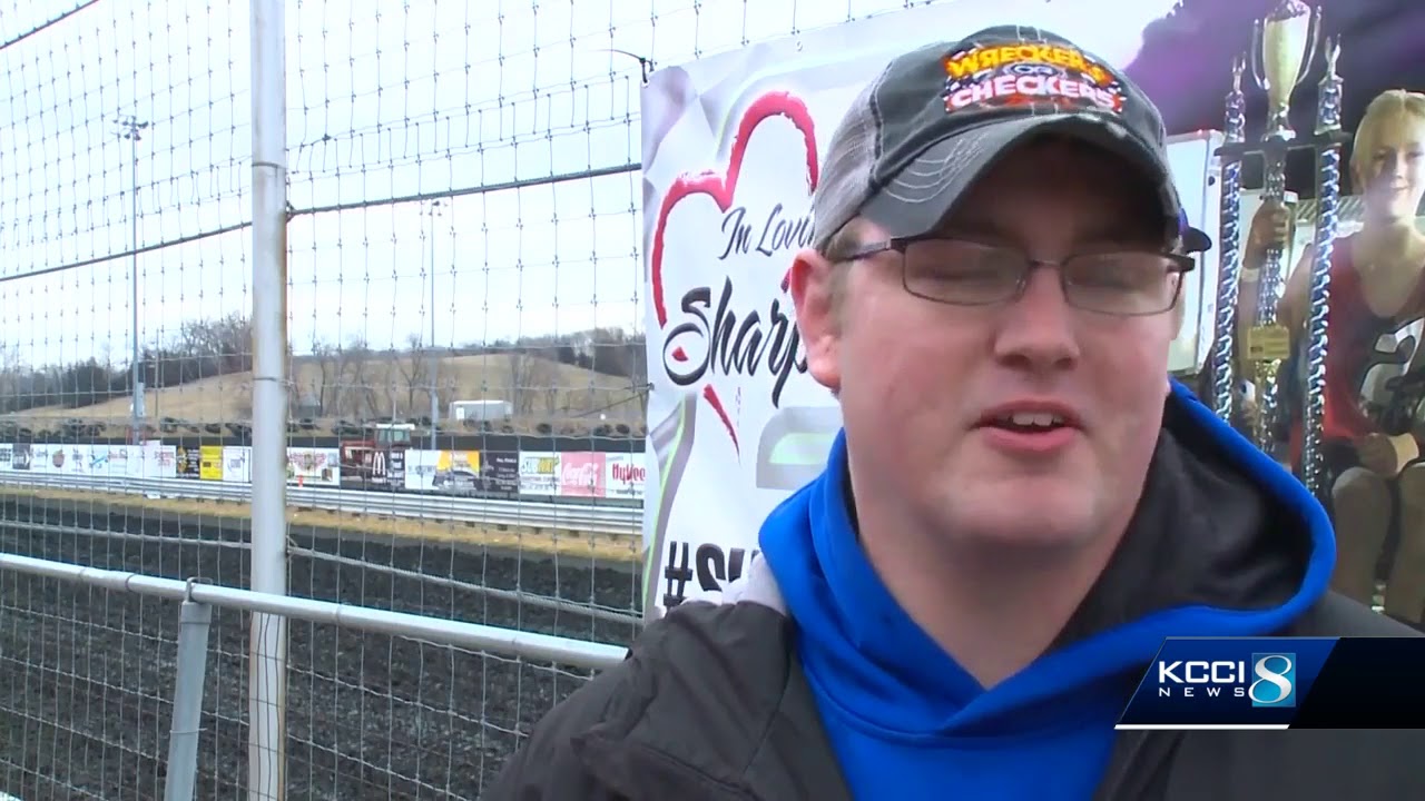 Community members hold candlelight vigil for Sharp family