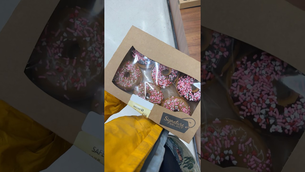 Мне очень хотелось купить леденцы со вкусом черники.