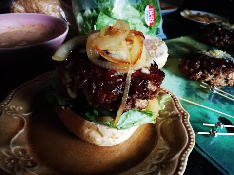 Chicken and Beef Burgers. A yummy and healthy quick lunch or supper