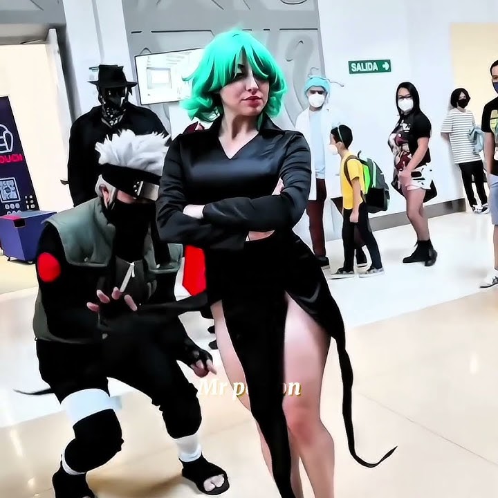 Kakashi has no roots 💀🤣 #cosplay #shorts #no roots