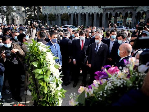 ხელისუფლების წარმომადგენლებმა 9 აპრილს დაღუპულების ხსოვნას პატივი მიაგეს