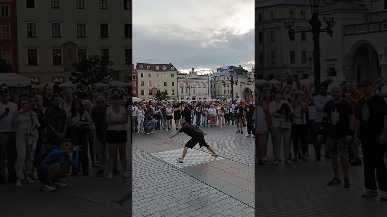 Уличные танцоры в Кракове