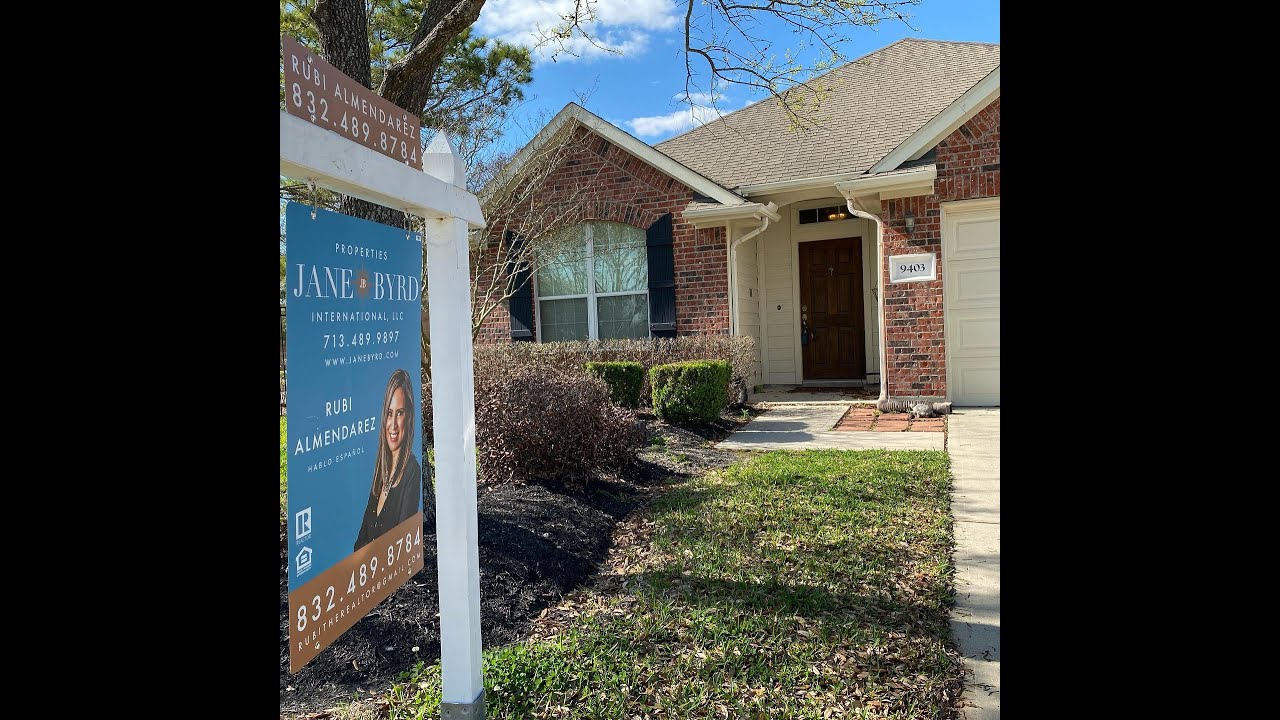 9403 Fawn Park Court