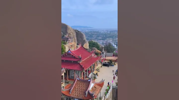 A scenic spot full of stone mountains, from Putian, China, Mazu's hometown. 一個全是石頭大山的風景區，來自媽祖故鄉中國莆田 - 天天要聞