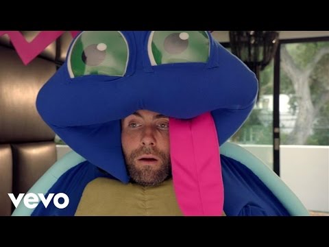 Maroon 5 Don't Wanna Know (Official Music Video)