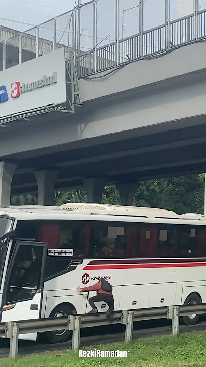 Momen Primajasa Menaikan Penumpang Cilokan‼️🤣 #bismania #bismaniacommunity