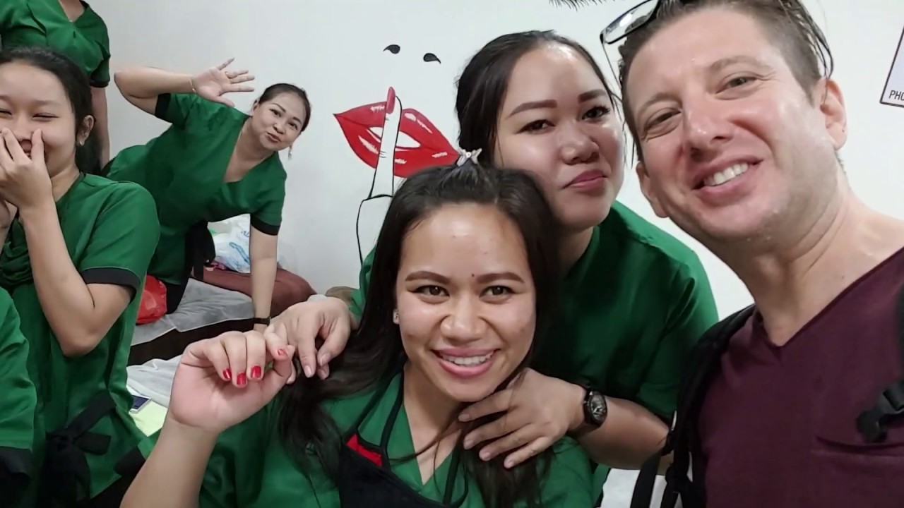 AMERICAN gets Glasses done in JAKARTA INDONESIA! Spectacle Tourism could be a thing for this city!