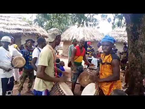 Le tour du village (Les percussions de Kouroussa 2024)