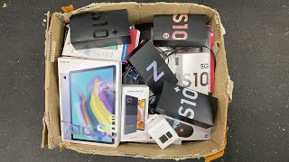 *DUMPSTER DIVING SAMSUNG STORE- THE EMPLOYEE'S THREW IT AWAY and I SAVED IT! MEGA JACKPOT!!