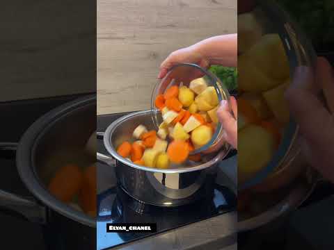 شوربة الخضار مع اللحم تابعوني حبايبي Short Shorts