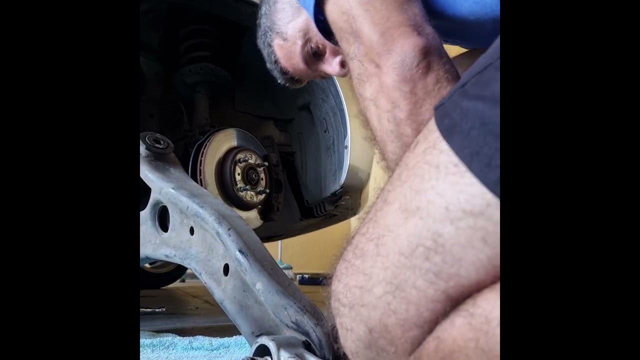 Como sacar o pivô do Honda Fit 2009?