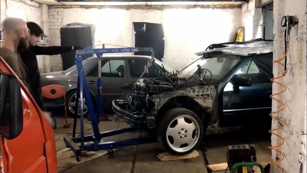 Снимаем мотор с w202 c36amg.