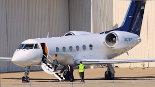 GULFSTREAM G-IV Arrives from Teterboro - LOOK WHO'S COMING OFF THE PLANE!