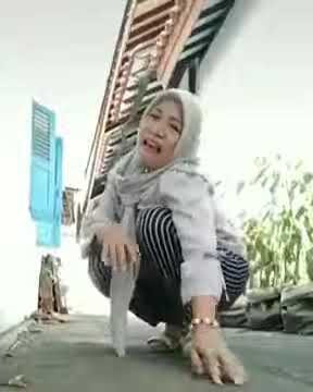 Emak emak main tiktok | mundur Alon Alon |