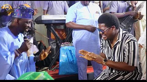 DANCE BATTEL! SEE VIRAL VIDEO OF WHERE MR. MACARONI GOES WON PASUMA ON STAGE