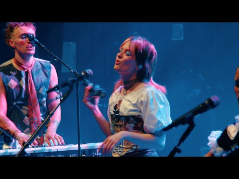 FIZZ - Close One (Live in London)