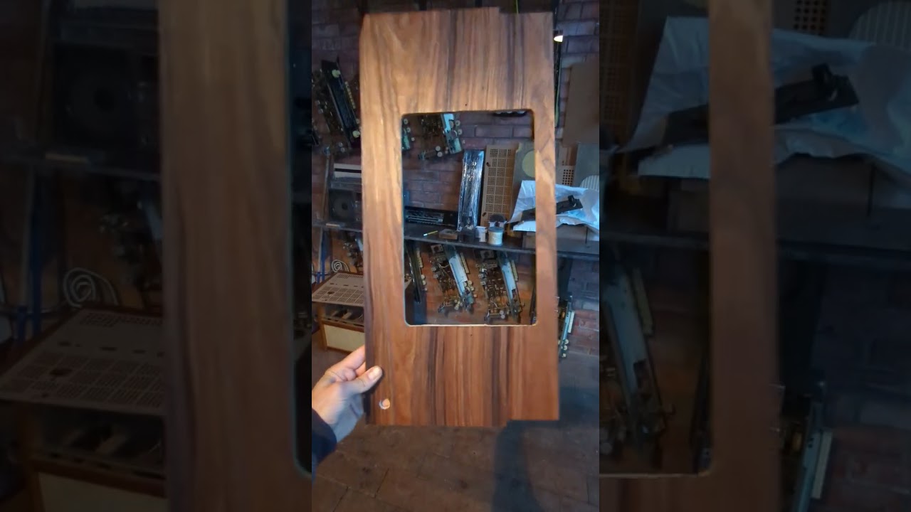 Радиола из ценных пород дерева. Ригонда