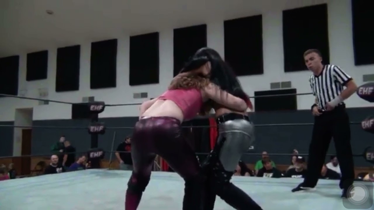 Hayley Shadows VS Kenzie Black