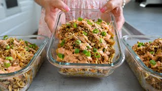 Takeaway lunch for work: minced meat, rice with Sriracha mayo