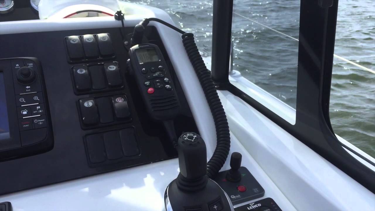 Jeanneau Leader 36 Powerboat video from the Helm By: Ian Van Tuyl