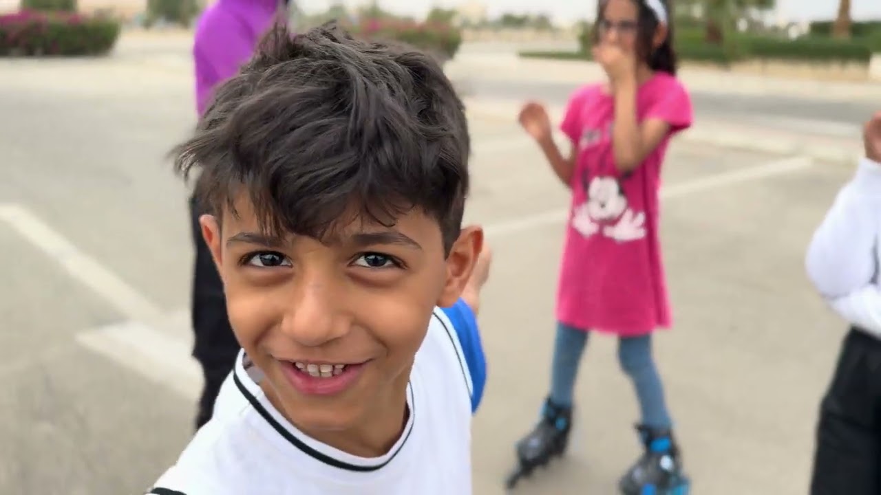 نحاول  نلعب رول بول بدوت صوت 😶