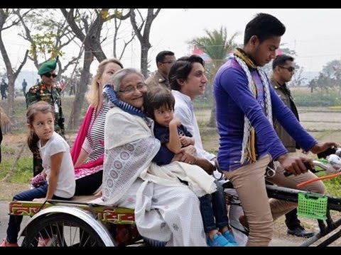 A Prime Minister visits her own village by rickshaw van and walking