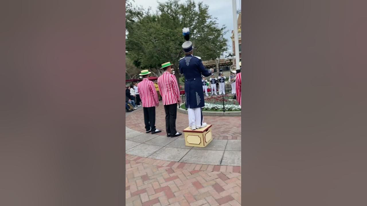 When is the veterans day parade in fresno