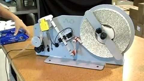 EconoDot Dispenser and Glue Dots