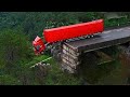 Bridge Collapses Less Than 10 Years After Opening! Driver Nearly Falls Off 450-Meter Cliff