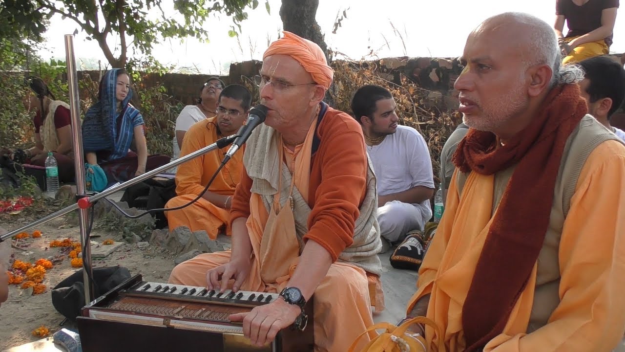 HH Kadamba Kanana Swami - Raval - kirtan, 19.11.2018