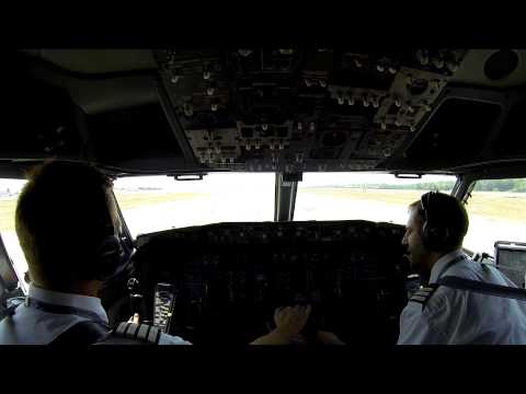 Video: Primera Air Se Razjezi In Nasedla Potnike Na Letališčih Po Vsem Svetu