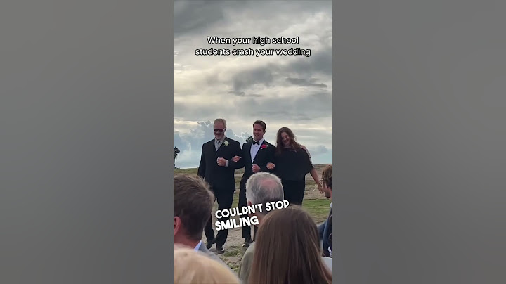 High school students surprised their teacher at his wedding ❤️