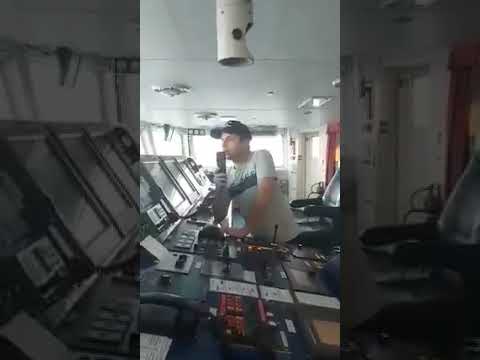 Грузинские моряки отказались помогать россиянам: Русский корабль иди на х@й! У вас есть весла