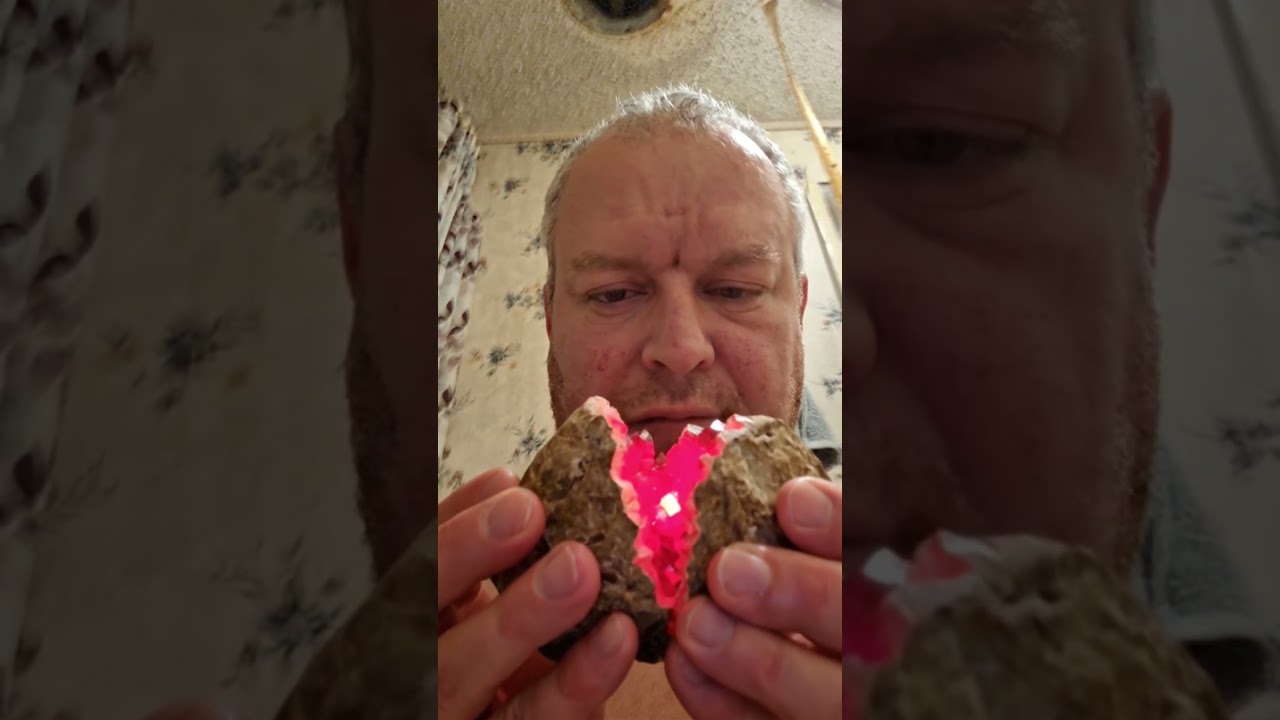 3 eyes Atlas comet meteorite, space rock.