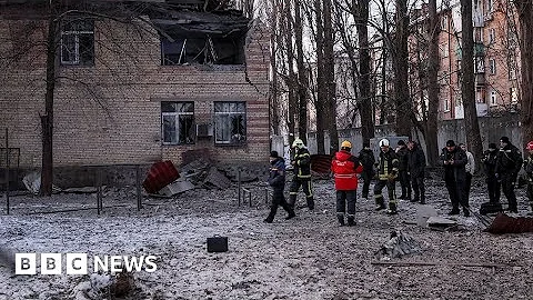 Russia launches airstrikes on Ukraine targeting capital Kyiv  – BBC News