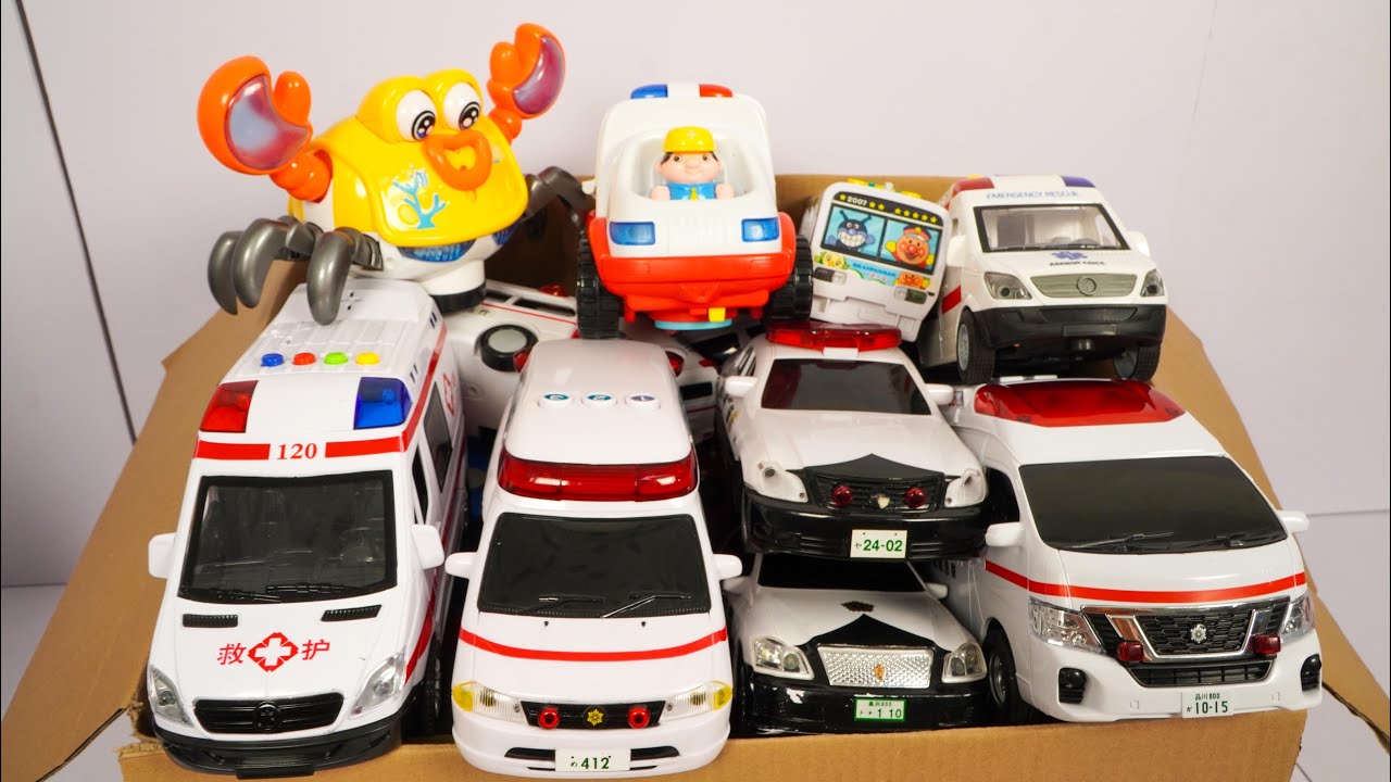 救急車のミニカーとオモシロおもちゃが坂道走る★走行テスト！Toy Ambulance Cars & Fun Toys Race Down a Slope ★ Driving Test