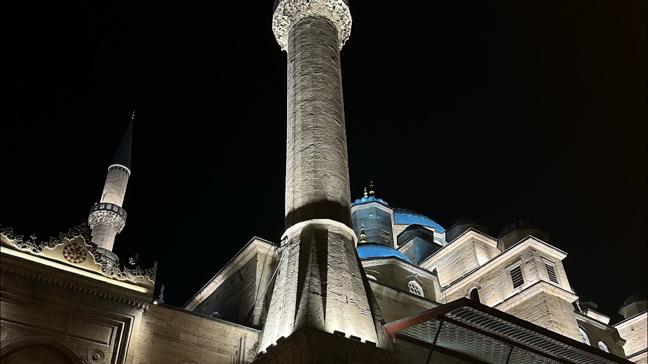 Eminönü Yeni Camii Yatsı Ezanı Mehmet Gök