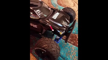 Traxxas Rustler with JConcepts Illuzion body kit