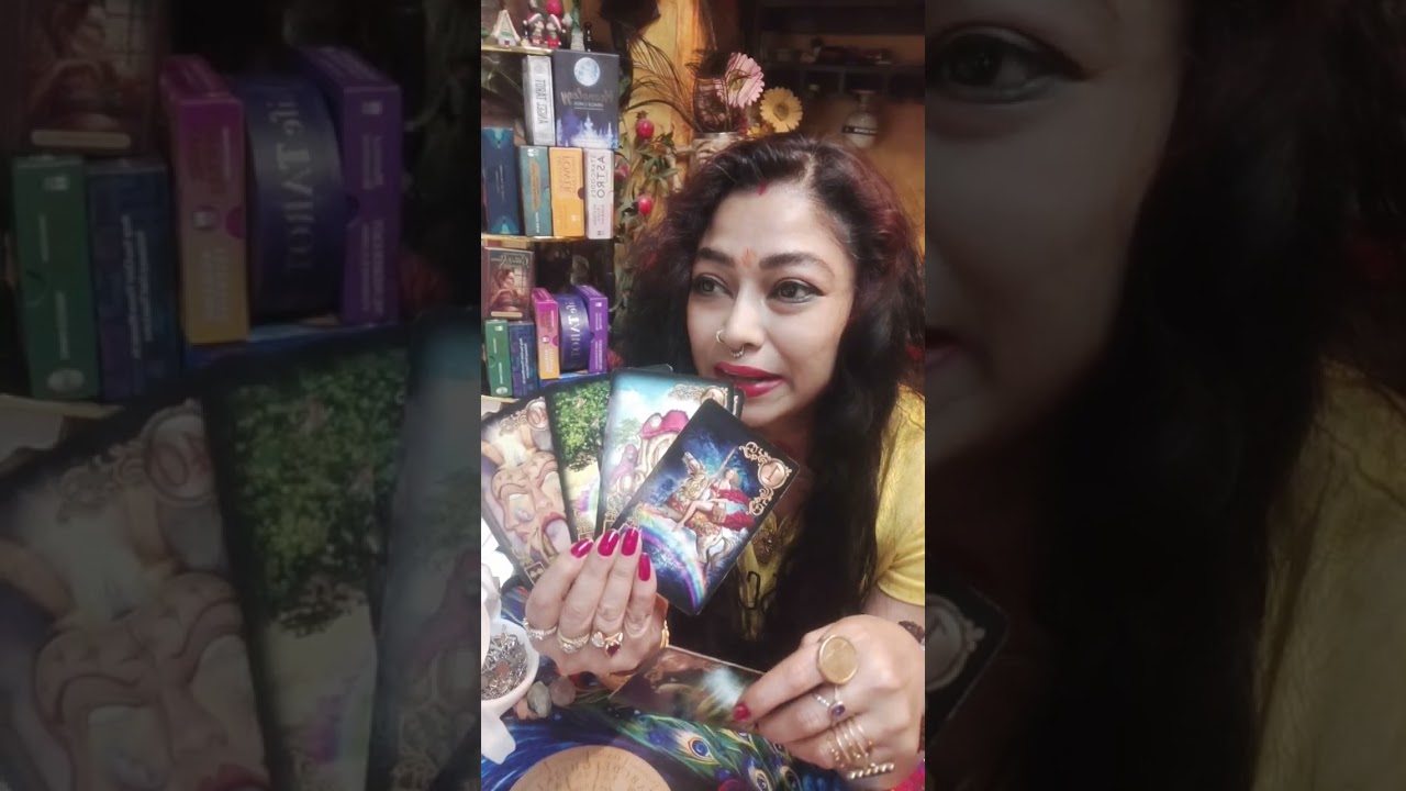 আপনার পার্টনার কি লুকাচ্ছে আপনার থেকে😔🥺#tarot#bengalitarotreading #trending #shorts 