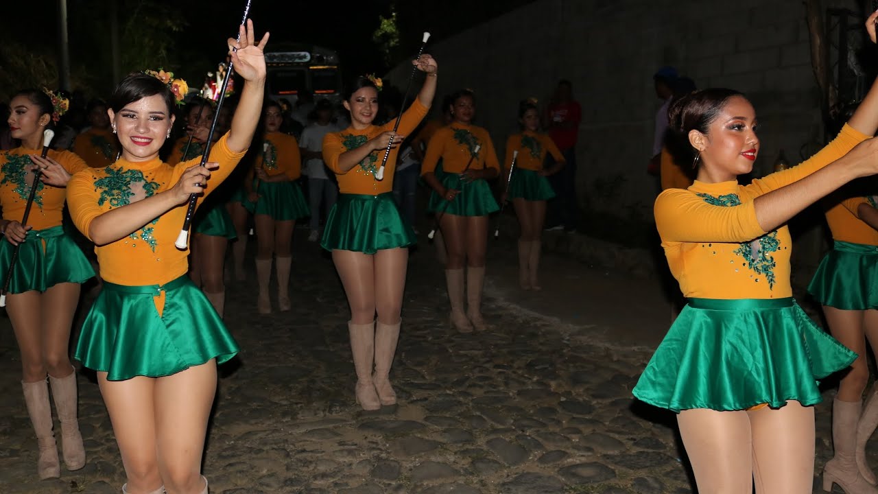 Tiburones Music Band en Desfile del Correo Talnique 2023. La Libertad. El Salvador.