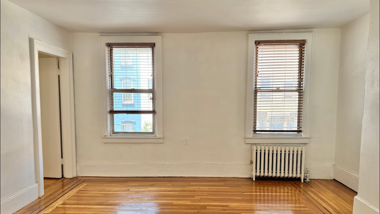 3 bedroom 1 bath Duplex with w/d in unit in Williamsburg