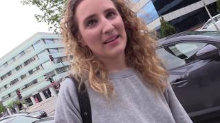 Chica rubia acepta propuesta indecente