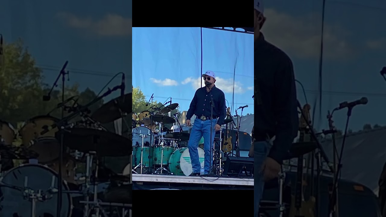 Walker Montgomery at Septemberfest 2024 in Louisa,Ky 