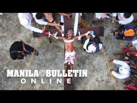 Devotees witness reenactment of Christ's crucifixion in Pampanga on Good Friday