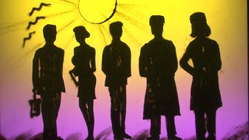 Vẽ tranh cát về nghành dược phẩm y tế - mỹ phẩm - nghệ sĩ Nguyễn Tiến