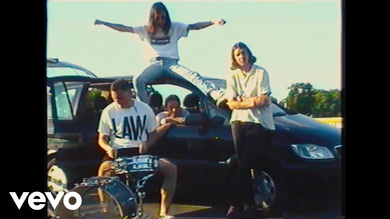 在 YouTube 上觀看「Bloody Knees - Not Done」 在 YouTube 上觀看「Bloody Knees - Not Done」
