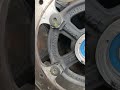 Roda traseira da Fazer 250, com folga entre o rolamentos e o alumínio da roda. Usei o Whurth W 901.